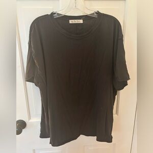 WE THE FREE BLACK SHORT SLEEVE CREWNECK T-SHIRT SIZE MEDIUM